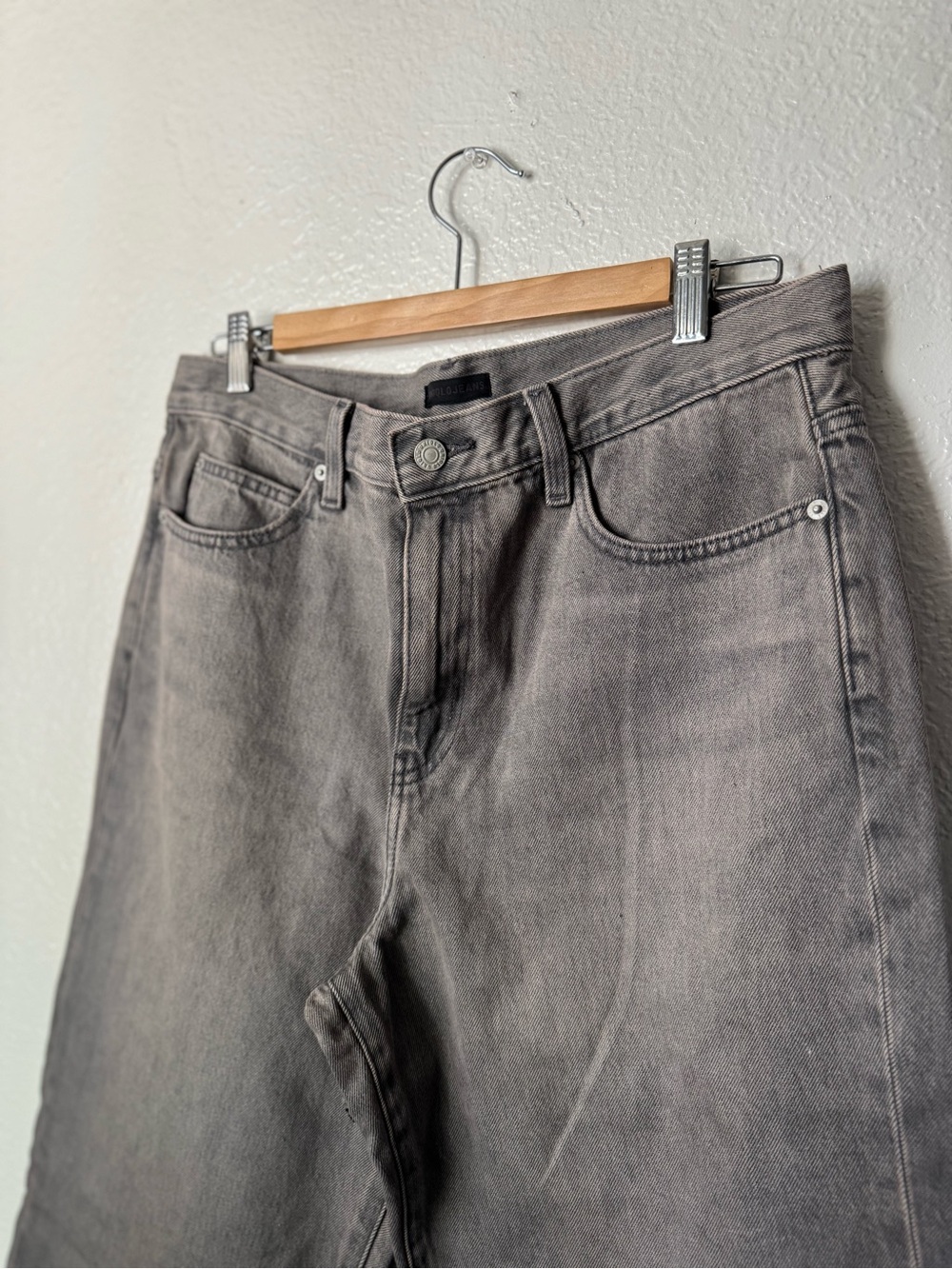 Uniqlo Men's Straight-Leg Gray Jeans